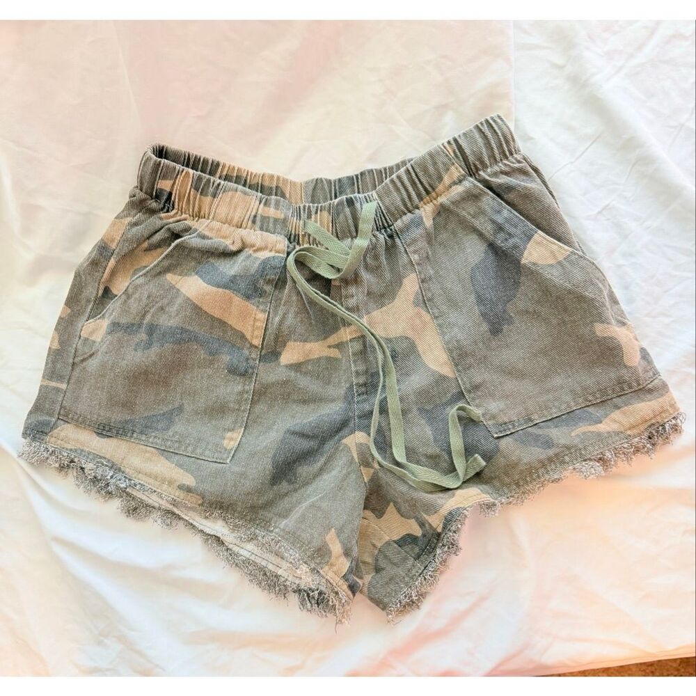 Camo Drawstring Utility Shorts Raw Cutoff Hem Green Camouflage Women's Size M
